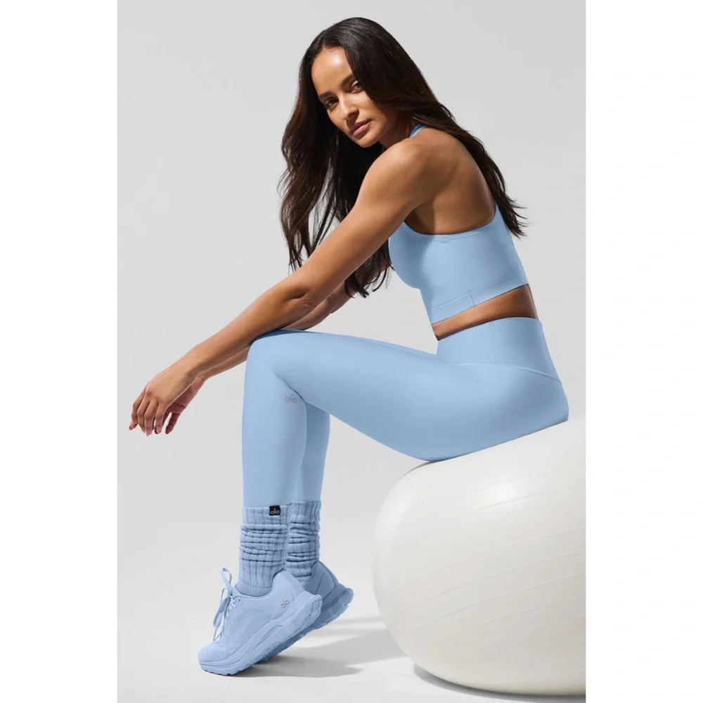 New Alo Yoga Unisex Scrunch Socks in Seashell Blue